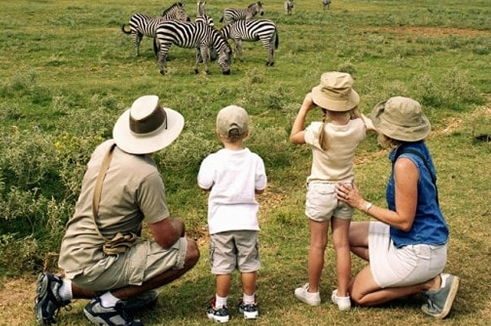 How to Vacation Uganda With Kids